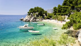 Playa en Dalmacia, Croacia imágenes de archivo libres de regalías Playa en Dalmacia, Croacia imágenes de archivo libres de regalías