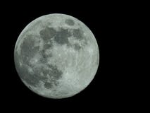 Pleine lune dans le ciel nocturne étoilé photographie stock Pleine lune dans le ciel nocturne étoilé photographie stock