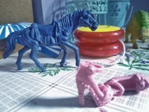 Plusieurs jouets dans une chambre d'un enfant brésilien photographie stock Plusieurs jouets dans une chambre d'un enfant brésilien photographie stock