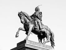 PODEBRADY, REPÚBLICA CHECA - 26 DE FEBRERO DE 2018: Estatua ecuestre de George de Podebrady, Jiri z Podebrad, en Podebrady Fotos de archivo libres de regalías PODEBRADY, REPÚBLICA CHECA - 26 DE FEBRERO DE 2018: Estatua ecuestre de George de Podebrady, Jiri z Podebrad, en Podebrady Fotos de archivo libres de regalías