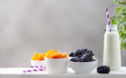 Pojęcia zdrowy jedzenie, wegetarianizm, dieta zdjęcia stock Pojęcia zdrowy jedzenie, wegetarianizm, dieta zdjęcia stock
