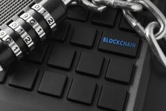 Pojęcie dystrybuci sieci technologii blockchain Kędziorek, łańcuszkowa klawiatura charaktery na dalekich kluczach Blockchain wcho zdjęcie stock Pojęcie dystrybuci sieci technologii blockchain Kędziorek, łańcuszkowa klawiatura charaktery na dalekich kluczach Blockchain wcho zdjęcie stock