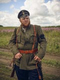 POKROVSKOE, SVERDLOVSK OBLAST, RUSSIE - 17 JUILLET 2016 : Reconstitution historique de la guerre civile russe dans les Monts Oura photo stock POKROVSKOE, SVERDLOVSK OBLAST, RUSSIE - 17 JUILLET 2016 : Reconstitution historique de la guerre civile russe dans les Monts Oura photo stock