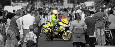 Politiemotorfiets die weg, openbare veiligheid, belangrijk incident blokkeren stock afbeelding Politiemotorfiets die weg, openbare veiligheid, belangrijk incident blokkeren stock afbeelding