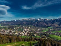 Polônia de Zakopane, fotografia aérea do panorama Montanhas Tatry do Polônia imagem de stock Polônia de Zakopane, fotografia aérea do panorama Montanhas Tatry do Polônia imagem de stock