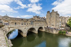 Ponte antico di Pulteney nel bagno, Somerset, Regno Unito fotografia stock libera da diritti Ponte antico di Pulteney nel bagno, Somerset, Regno Unito fotografia stock libera da diritti