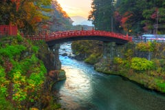 Ponte de Shinkyo durante o outono em Nikko fotografia de stock royalty free Ponte de Shinkyo durante o outono em Nikko fotografia de stock royalty free