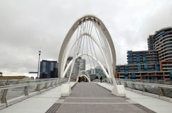 Ponte del piede di Southgate, città di Melbourne, Victoria fotografia stock Ponte del piede di Southgate, città di Melbourne, Victoria fotografia stock