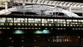 Ponte na noite, Moscou de Luzhnetskaya, Rússia video estoque Ponte na noite, Moscou de Luzhnetskaya, Rússia video estoque