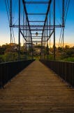 Ponte pedestre sobre o rio americano - Folsom, Califórnia fotos de stock Ponte pedestre sobre o rio americano - Folsom, Califórnia fotos de stock