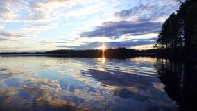 Por do sol sobre Forest Lake Por do sol sobre Forest Lake