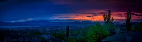 Por do sol surpreendente ao longo da cordilheira de Wasatch em Utá fotografia de stock royalty free Por do sol surpreendente ao longo da cordilheira de Wasatch em Utá fotografia de stock royalty free