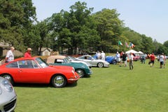 Porsche sportbilar i en line up arkivbild Porsche sportbilar i en line up arkivbild