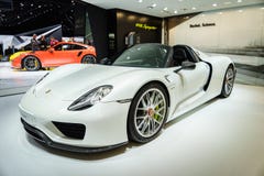 Porsche 918 Spyder, έκθεση αυτοκινήτου Geneve 2015 στοκ φωτογραφίες με δικαίωμα ελεύθερης χρήσης Porsche 918 Spyder, έκθεση αυτοκινήτου Geneve 2015 στοκ φωτογραφίες με δικαίωμα ελεύθερης χρήσης