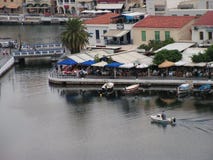 Port d'agios Nicolaos - de Crète - de la Grèce du lac photo libre de droits Port d'agios Nicolaos - de Crète - de la Grèce du lac photo libre de droits