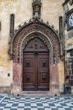 Porta bonita em Praga imagens de stock royalty free Porta bonita em Praga imagens de stock royalty free