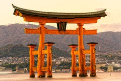 Porta de Miyajima Torii, Japão fotos de stock royalty free Porta de Miyajima Torii, Japão fotos de stock royalty free