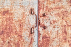 Porta oxidada velha do ferro imagem de stock Porta oxidada velha do ferro imagem de stock
