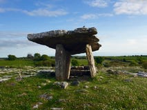 Portalgrab beim Burren stockbild Portalgrab beim Burren stockbild