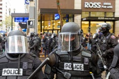 Portland policja w umundurowania bojowego zbliżeniu zdjęcia stock Portland policja w umundurowania bojowego zbliżeniu zdjęcia stock