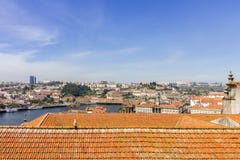 Porto kształtuje teren widok nad Douro tradicional i rzeki dachami Zdjęcia Royalty Free Porto kształtuje teren widok nad Douro tradicional i rzeki dachami Zdjęcia Royalty Free