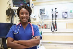 Portrait d'infirmière féminine In Emergency Room Portrait d'infirmière féminine In Emergency Room