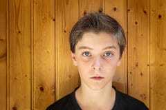 Portrait d'un bel adolescent images stock Portrait d'un bel adolescent images stock