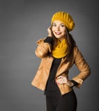 Portrait de beauté de mode de femme, Girl In modèle Autumn Season photos stock Portrait de beauté de mode de femme, Girl In modèle Autumn Season photos stock