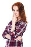 Portrait de la belle jeune fille rousse étonnée regardant Images stock Portrait de la belle jeune fille rousse étonnée regardant Images stock