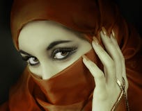 Portrait einer arabischen schönen Frau stockfotografie Portrait einer arabischen schönen Frau stockfotografie
