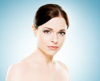 Portrait en gros plan de belle, fraîche, en bonne santé et sensuelle fille Image libre de droits Portrait en gros plan de belle, fraîche, en bonne santé et sensuelle fille Image libre de droits
