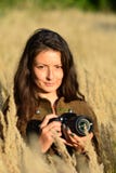 Portret młoda dziewczyna z DSLR zdjęcia stock Portret młoda dziewczyna z DSLR zdjęcia stock