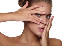 Portret van een jonge vrouw zonder make-up stock afbeelding Portret van een jonge vrouw zonder make-up stock afbeelding