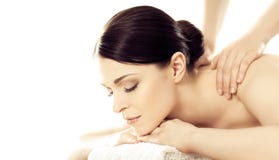 Portret van een meisje in kuuroord Het masseren van therapieprocedure Huidzorg en massageconcept stock foto's Portret van een meisje in kuuroord Het masseren van therapieprocedure Huidzorg en massageconcept stock foto's