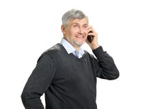 Porträt des reifen Mannes mit Telefon lizenzfreie stockfotografie Porträt des reifen Mannes mit Telefon lizenzfreie stockfotografie