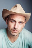 Porträt eines Mannes in einem Cowboyhut stockfoto Porträt eines Mannes in einem Cowboyhut stockfoto