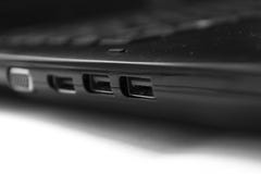 Ports USB sur l'ordinateur photos stock Ports USB sur l'ordinateur photos stock