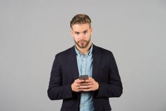 Posso eu ter seu número Conhecimento e namoradeira Passe poucos minutos antes da chamada para recolher-se Como conversação do com Imagens de Stock Royalty Free Posso eu ter seu número Conhecimento e namoradeira Passe poucos minutos antes da chamada para recolher-se Como conversação do com Imagens de Stock Royalty Free