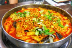 Pot chaud de jjigae de budae photos stock Pot chaud de jjigae de budae photos stock