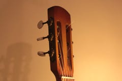 Poup?e classique de guitare photographie stock Poup?e classique de guitare photographie stock