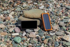 Powerbank поручает телефон стоковые фото Powerbank поручает телефон стоковые фото