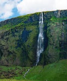 Południowy Iceland krajobraz z siklawą obrazy royalty free Południowy Iceland krajobraz z siklawą obrazy royalty free