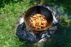 pożarniczy garnek pilaf obrazy stock pożarniczy garnek pilaf obrazy stock