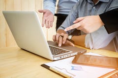 Praca zespołowa proces, biznesowy kolega spotyka dyskutować n zdjęcia stock Praca zespołowa proces, biznesowy kolega spotyka dyskutować n zdjęcia stock