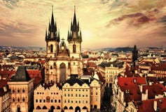 Praga en puesta del sol