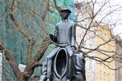 Prague, République Tchèque, janvier 2015 Un fragment du monument à Franz Kafka dans le quart juif photographie stock libre de droits Prague, République Tchèque, janvier 2015 Un fragment du monument à Franz Kafka dans le quart juif photographie stock libre de droits