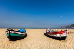 Praia da Dinamarca Nazare do Praia em Nazare, Portugal imagem de stock royalty free Praia da Dinamarca Nazare do Praia em Nazare, Portugal imagem de stock royalty free