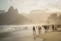 Praia de Ipanema, Rio de Janeiro, Brasil imagem de stock Praia de Ipanema, Rio de Janeiro, Brasil imagem de stock