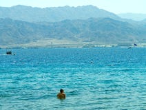 Praia do Mar Vermelho do recurso de Eilat fotos de stock Praia do Mar Vermelho do recurso de Eilat fotos de stock