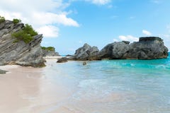 Praia em ferradura da baía em Bermuda foto de stock royalty free Praia em ferradura da baía em Bermuda foto de stock royalty free